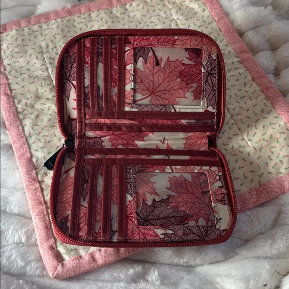 Lug Rodeo Wallet Raspberry Quilted Like New - Picture 3 of 7